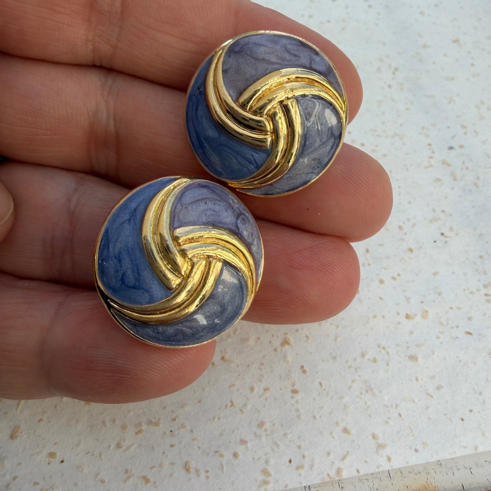 Vintage Gold Tone Blue Purple Marbled Enamel Swirl Clip On Button Earrings 1"